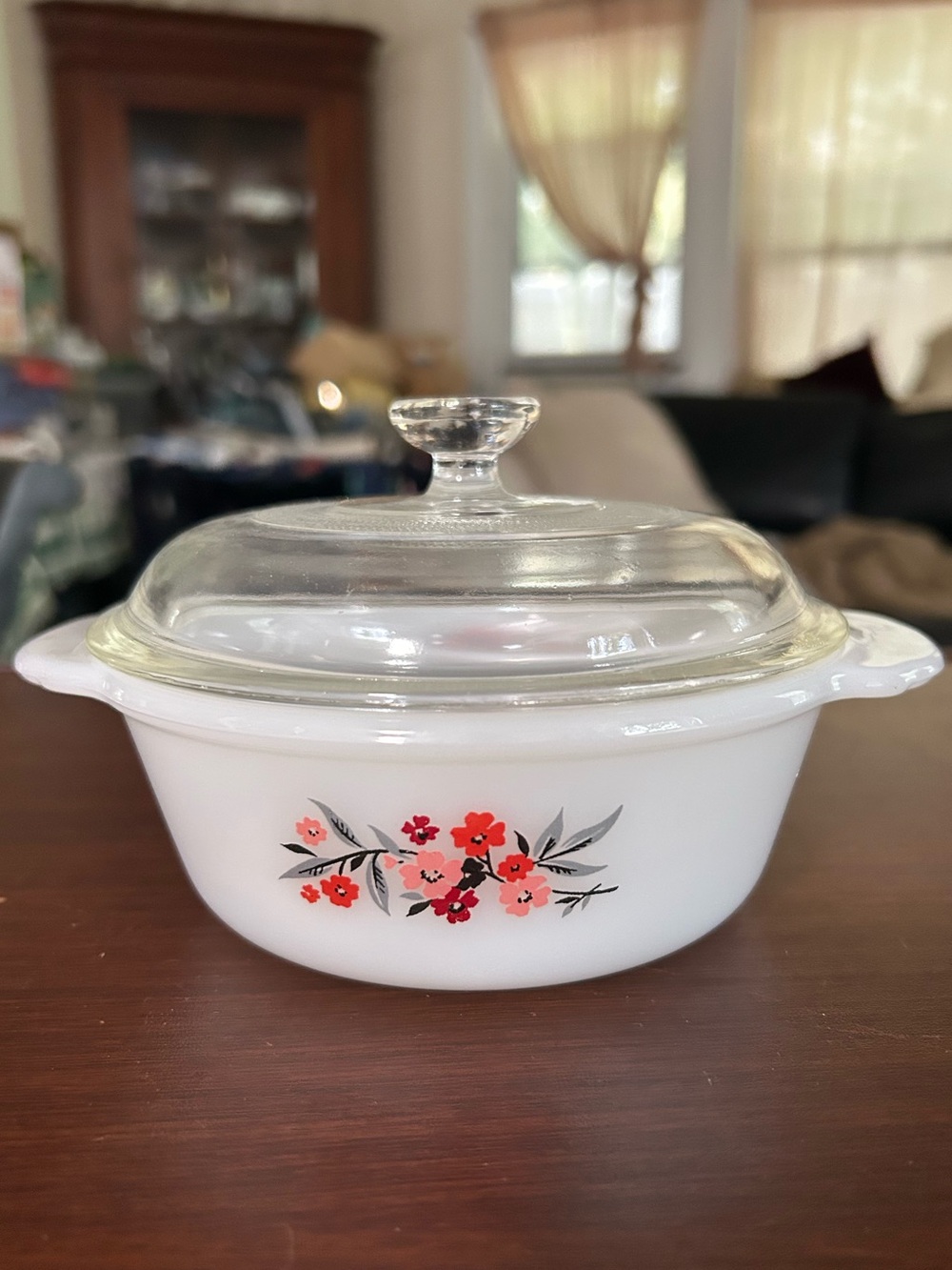 Vintage fire king 1 pint casserole dish with lid no chips, cracks marks